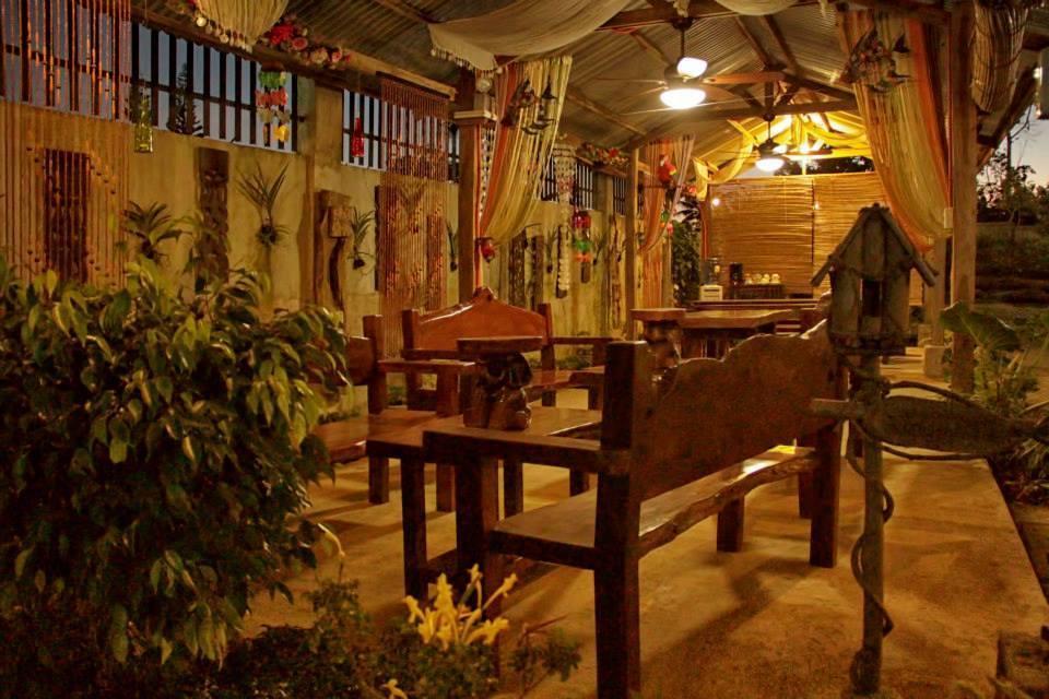 Lazea Tagaytay Inn Tagaytay City Exterior photo